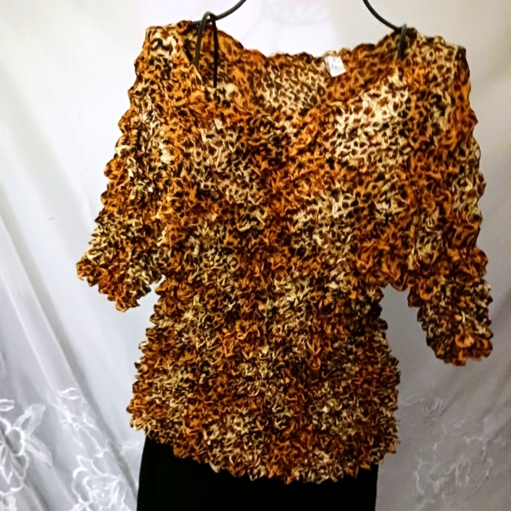 VTG.."F&C" ANIMAL PRINT BUBBLE (POPCORN) BLOUSE..LADIES..SZ.ONE SIZE FITS ALL